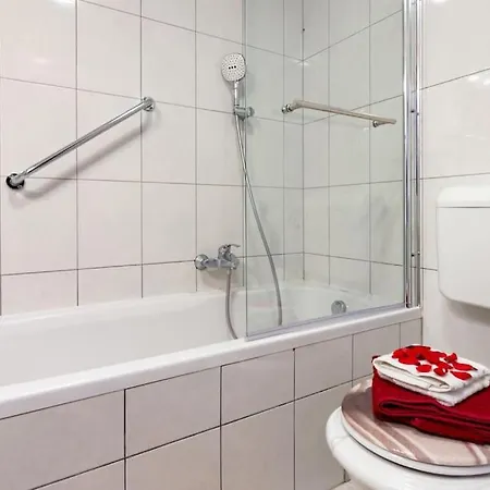 Mary Apartman