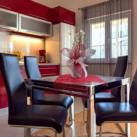 Apartment Mary Štinjan
